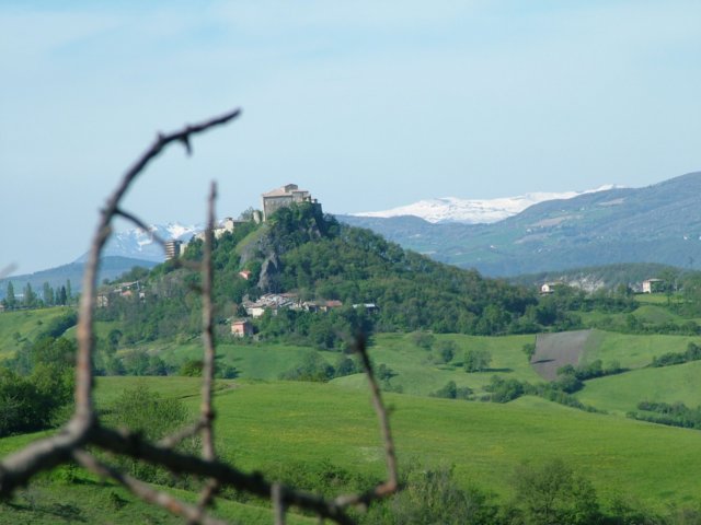 castellorossenaprimavera2.jpg